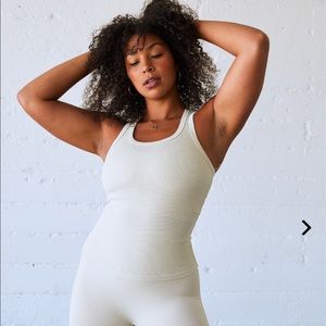 SET ACTIVE Oatmilk FORM RACER TANK